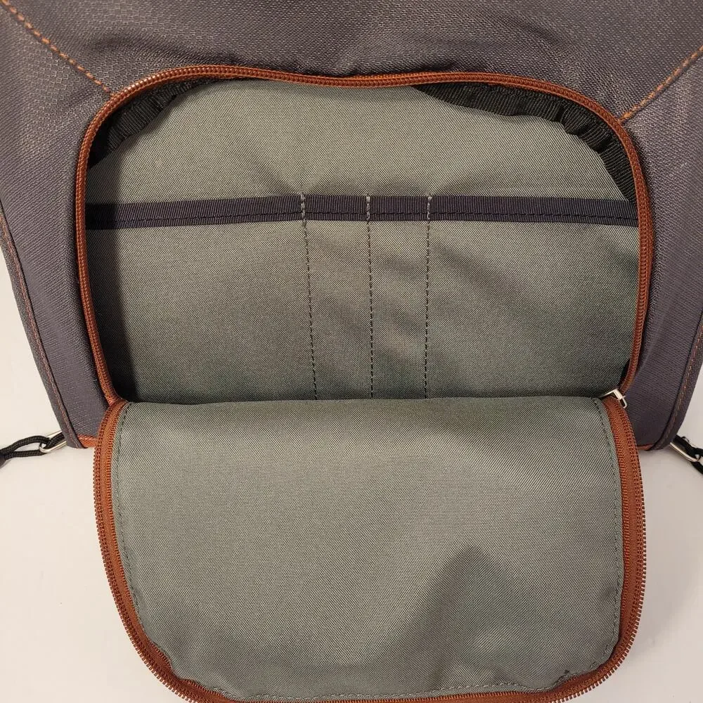 Rei Brand Nylon Tablet iPad Reader Bag Pre-Owned 2 Tone Color 12x9